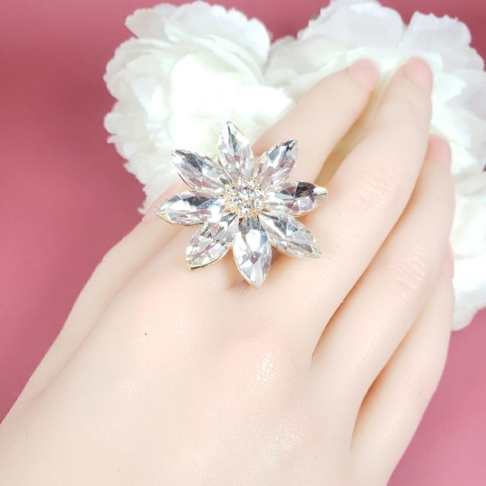 Brand New Silver Rhinestone Ring
